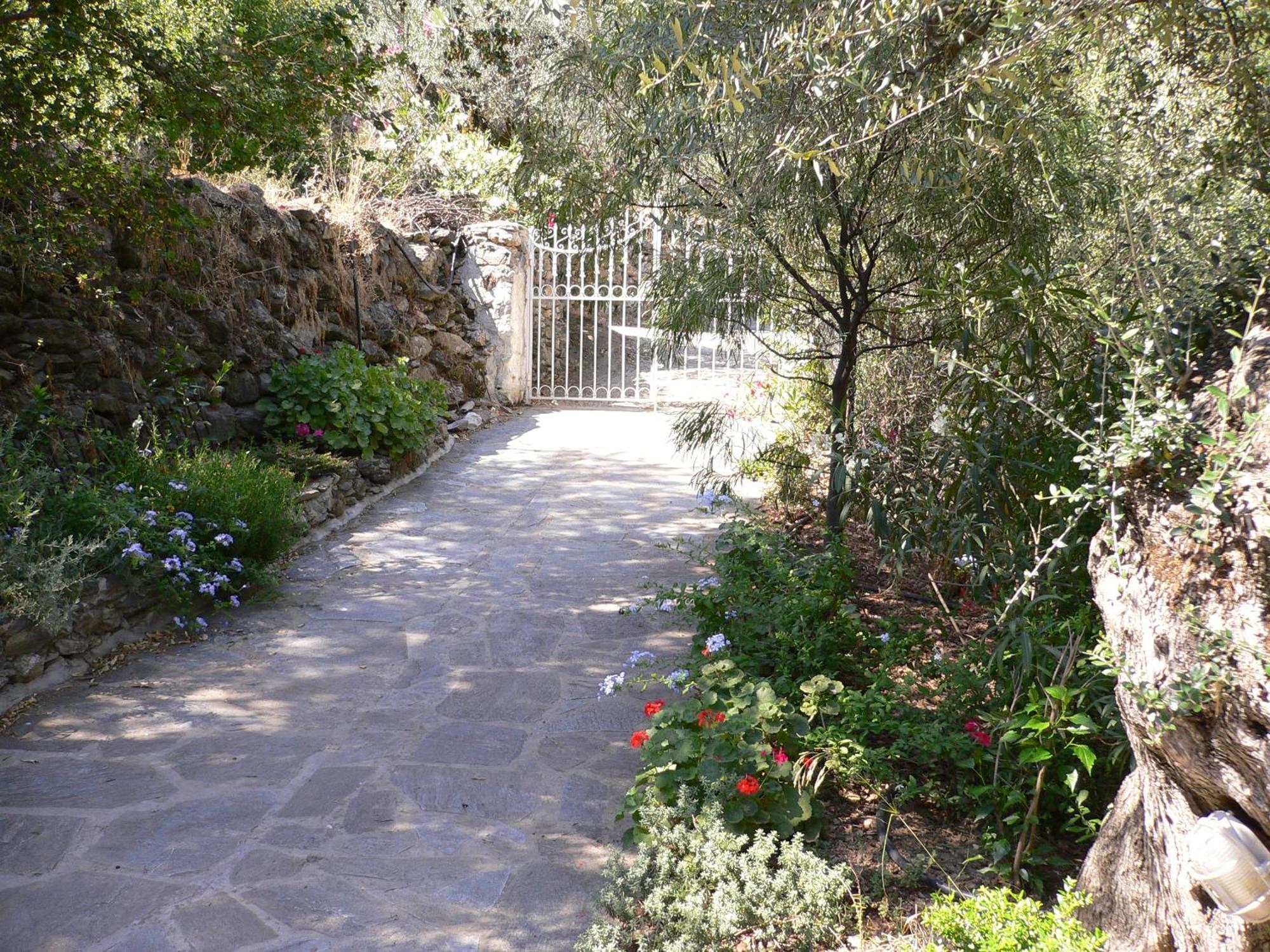 Studios Kyparissi & Spa Tiros Exterior photo